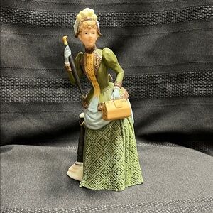 Avon Victorian Lady Figurine in Green and Gold